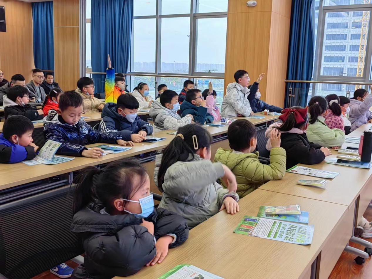 華展貓先生，校園垃圾分類活動(dòng)，智能垃圾分類