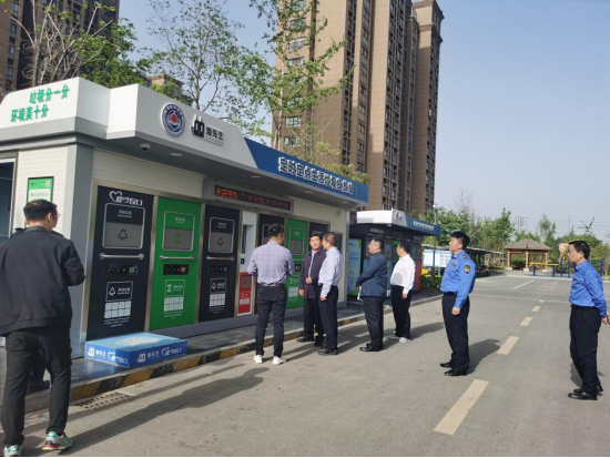 華展貓先生，智能垃圾分類設(shè)備廠家，定時定點生活垃圾投放點