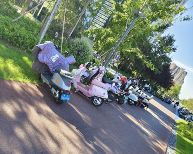 貓先生智能電動車無線充電樁合作，垃圾分類設(shè)備廠家